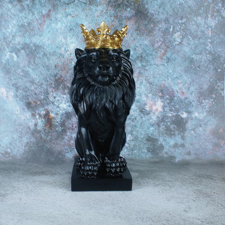 Crown lion ornament Vantier & Co Atelier
